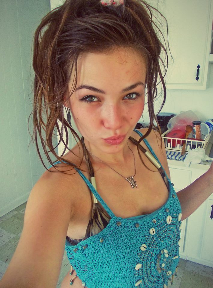 Miam ! Curieuse de ta queue dure pour une rencontre explosive au téléphone à La Seyne-sur-Mer ! rencontre-MILF-La Seyne-sur-Mer